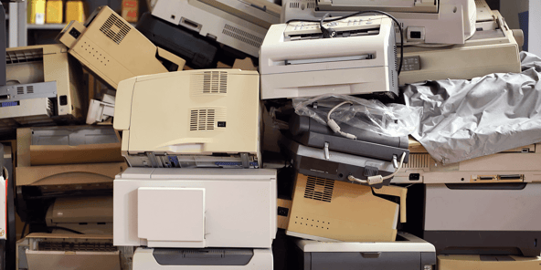 Старые картриджи. Много картриджей для лазерных принтеров. Сдать старые картриджи принтеров. Картридж от принтера на переработку. Утилизация офисной техники.