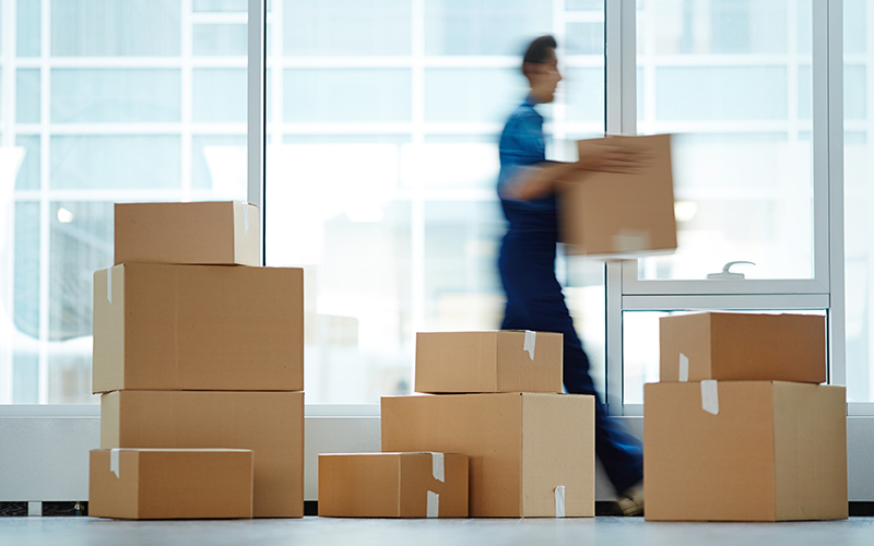 Four Reasons Businesses Turn to Parcel Lockers for Package Distribution | Loffler